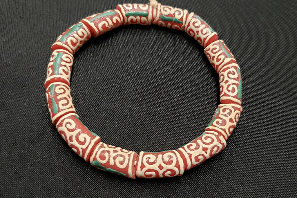 Craft with African glass beads from Ghana. Design jewelry, accessories, or crafts, with Dwennimmen Adinkra beads.