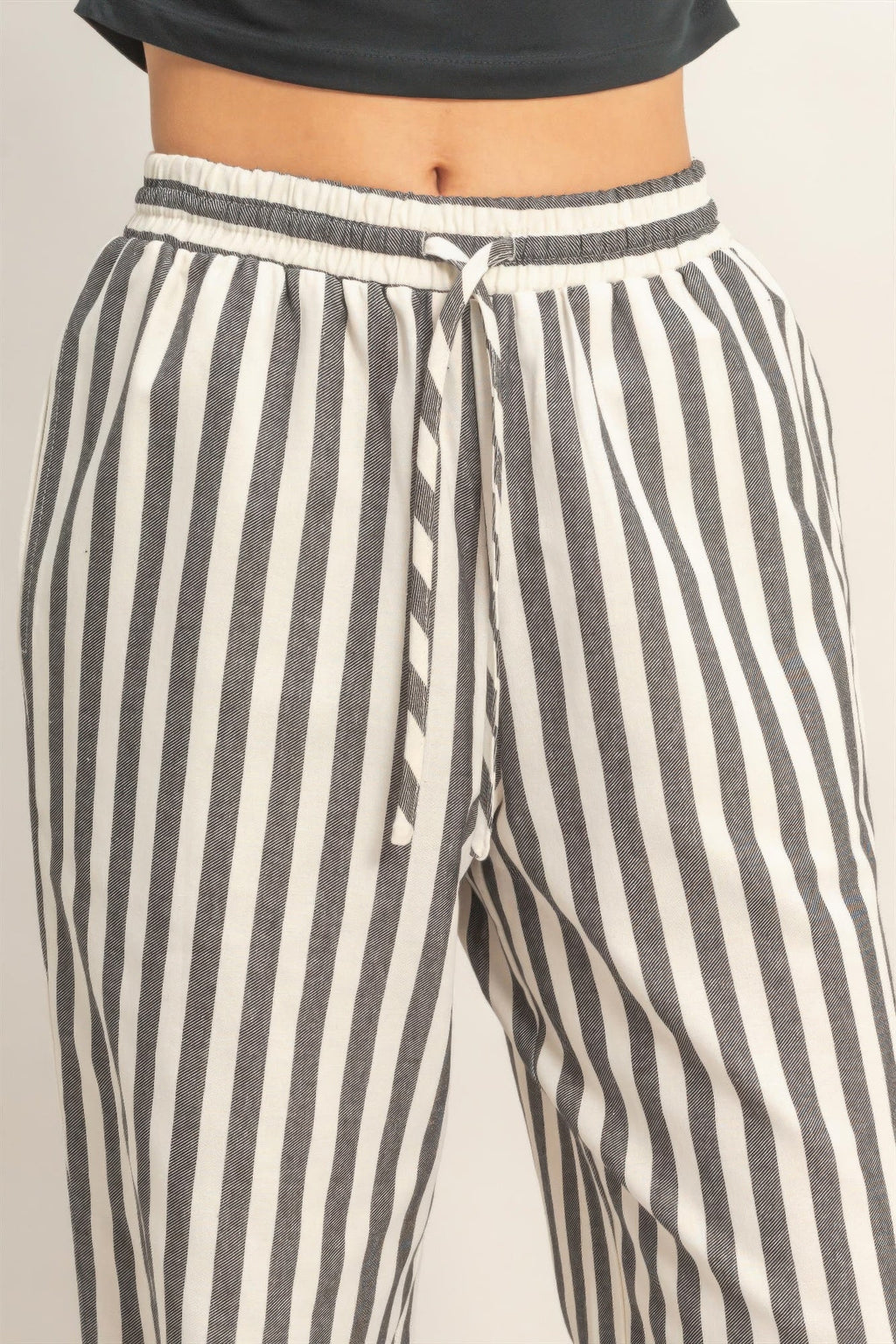 Vertical Striped Elastic Pants With Side Pockets