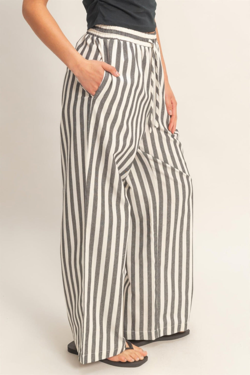 Vertical Striped Elastic Pants With Side Pockets