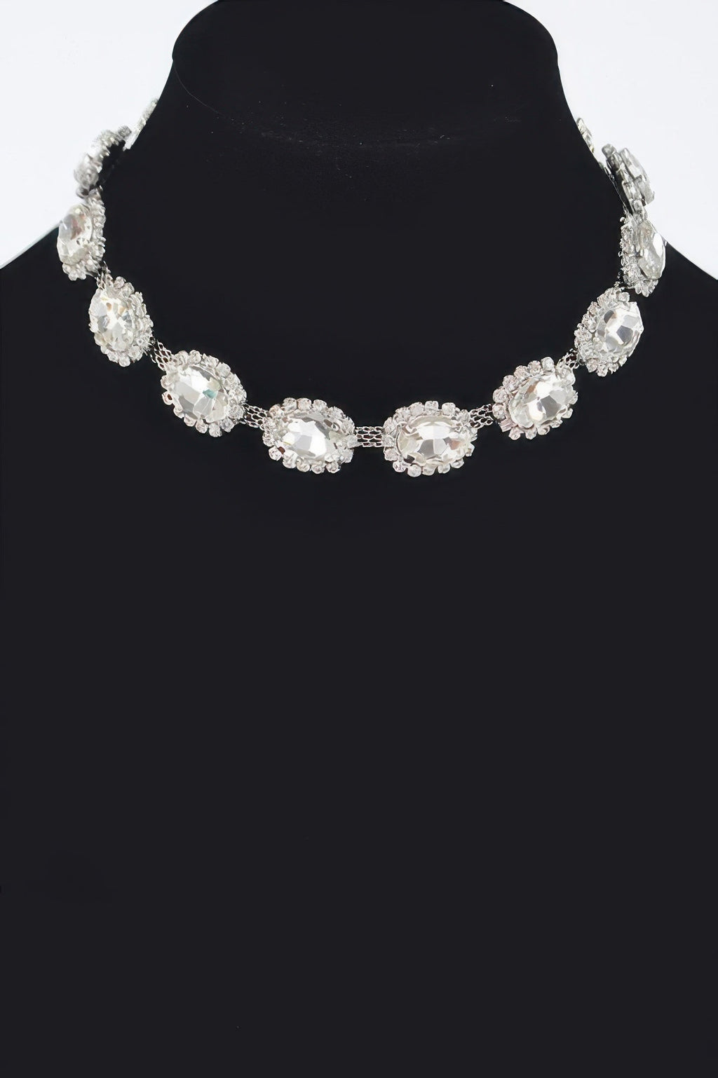 Rhinestone Oval Shape Necklace