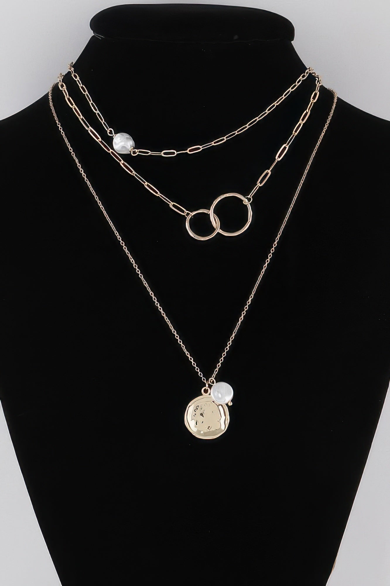 Multi Oo Pendant Necklace