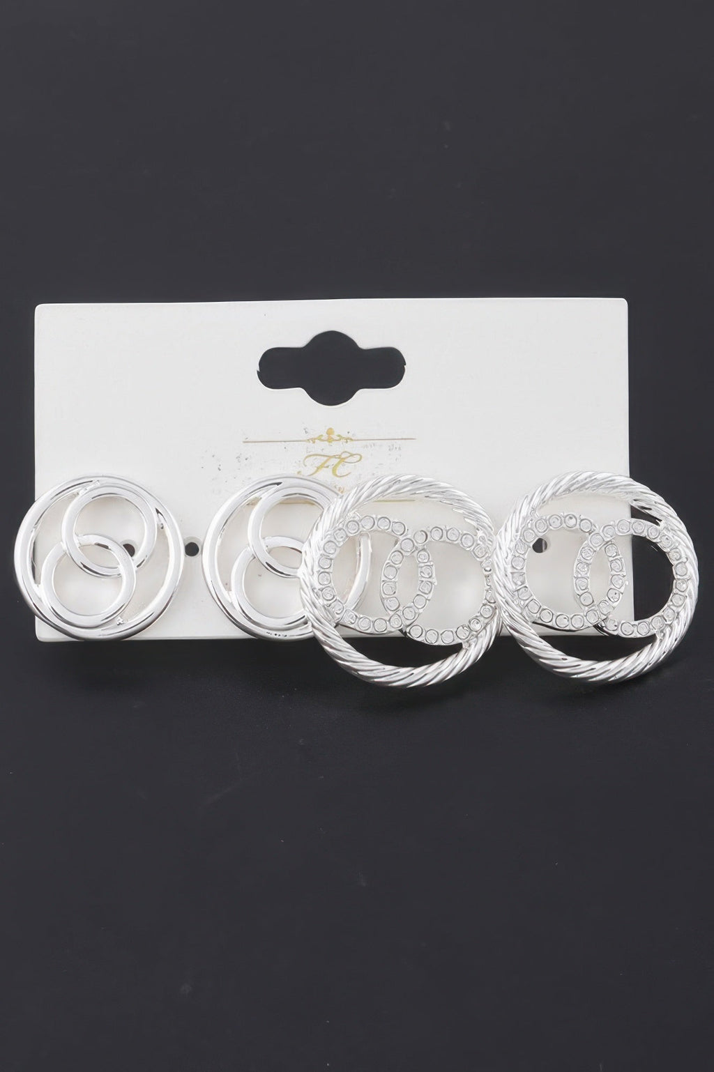 Jeweled Oo Stud Earrings Set